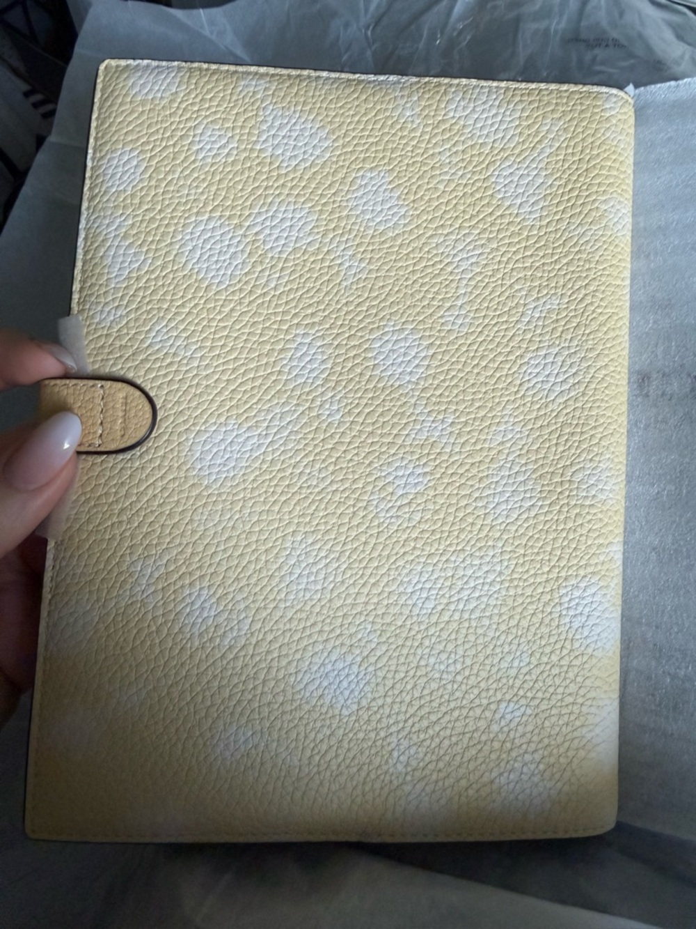 NWT Coach Notebook in Washed Yellow Floral Pebbled Leather - Picture 4 of 4